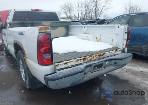 2006 Chevrolet Silverado 1500 Work Truck z USA, uszkodzony, nr VIN 3GCEC14X56G180431